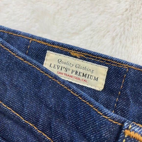 Levi's 510 Premium Denim Shorts Frayed Hem Dark Wash Casual Women's W29 - Picture 2 of 11